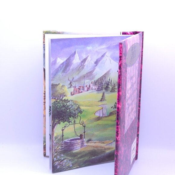 Grimms' Storytime Library: Snow White by Robyn Bryant - Picture 4 of 6